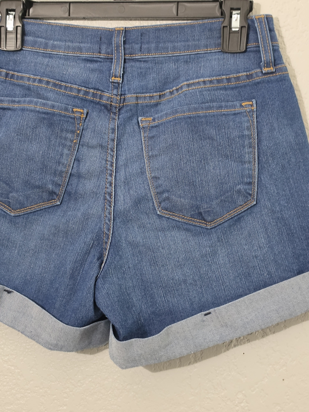Judy Blue Mid-Rise Rolled Hem Medium Wash Denim Shorts Womens Small Stretchy - Picture 2 of 6